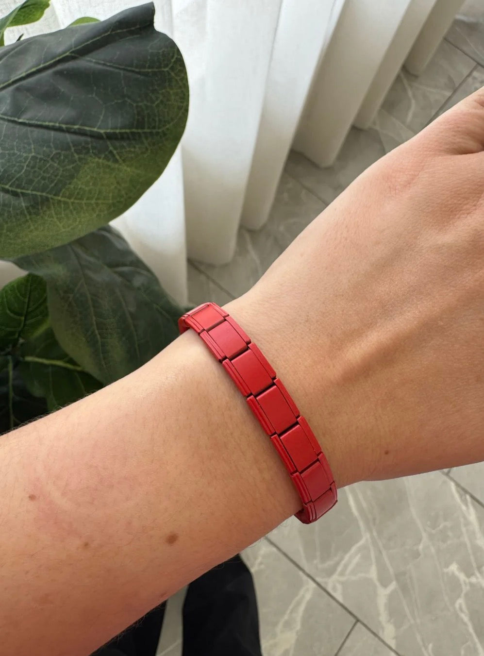 Pulsera roja italiana