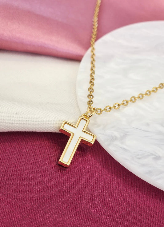 Collar cruz perla madre dorado