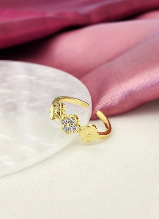 Anillo triple trebol zirconia dorado