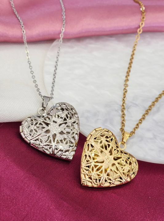 Collar corazon relicario grande estrella