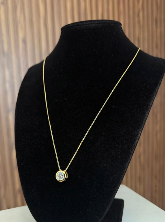 Collar circulo punto zirconia grande