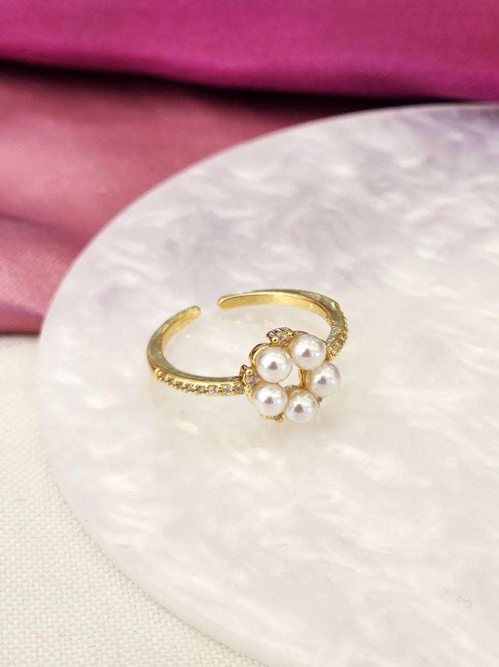 Anillo circulo perlas