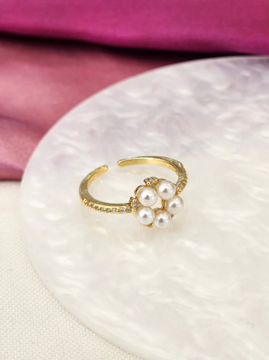 Anillo circulo perlas